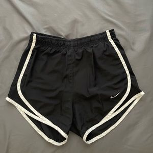 black and white nike dri fit shorts (size xs)
